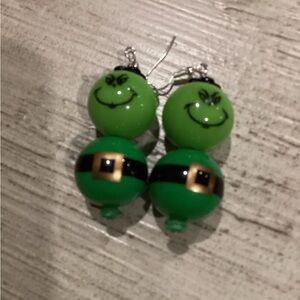 🎄Green grinch Earrings
